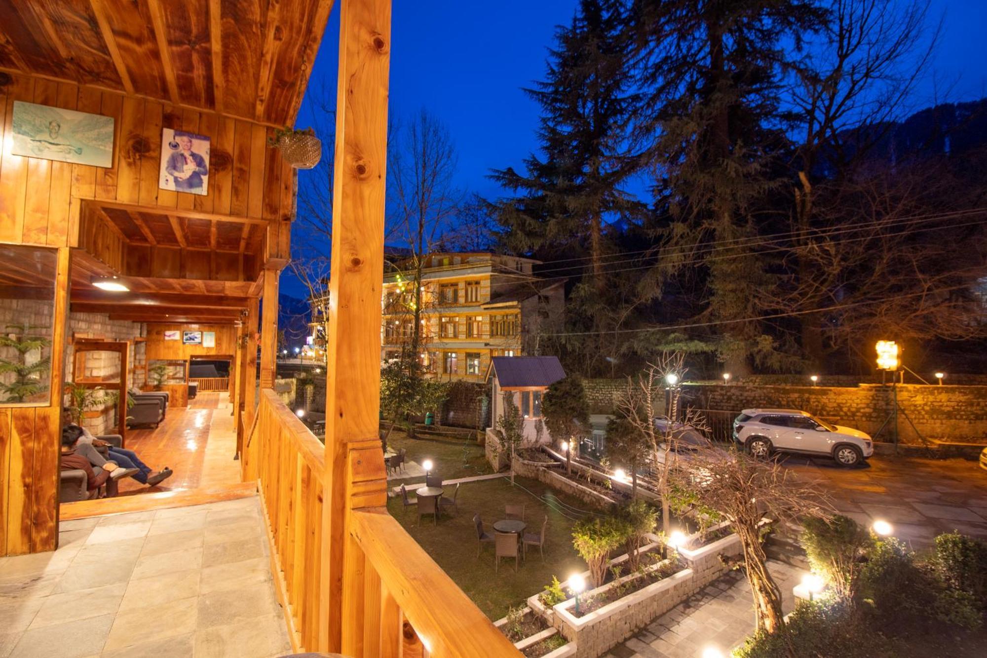 Holiday Home International -Vivaan Stays Manāli Exterior foto